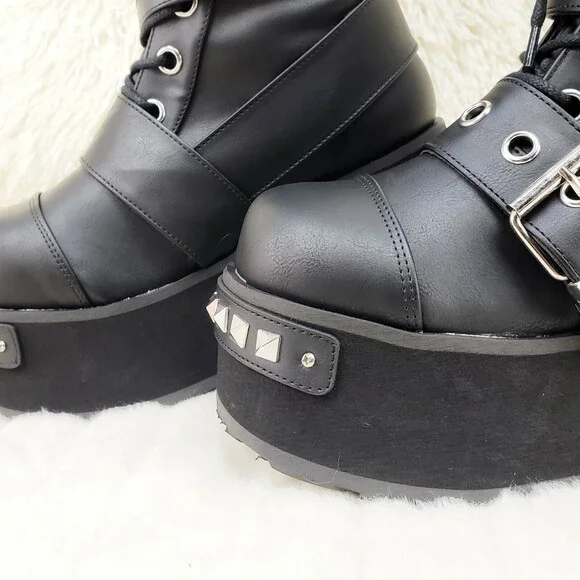 NIB DEMONIA Trashville 250 Multi Strap Goth Punk Rock 3.25 Platform Boot Black